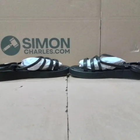 BOXED BRAND NEW APPROXIMATELY 6 SIMPLY BE PHEOBE WIDE SHOES BLACK SIZE 8