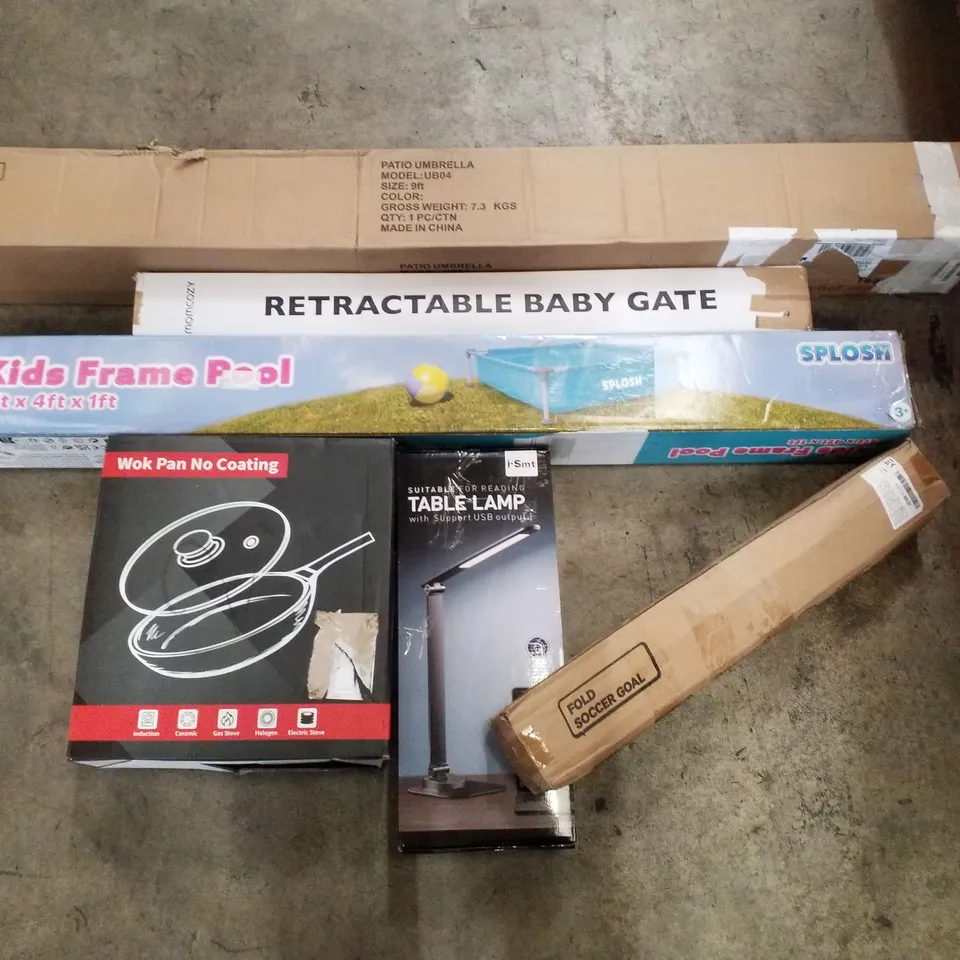 PALLET CONTAINING ASSORTED PRODUCTS INCLUDING PATIO UMBRELLA, RETRACTABLE BABY GATE, KIDS FRAME POOL, WOK PAN NO COATING, TABLE LAMP & FOLD SOCCER GOAL