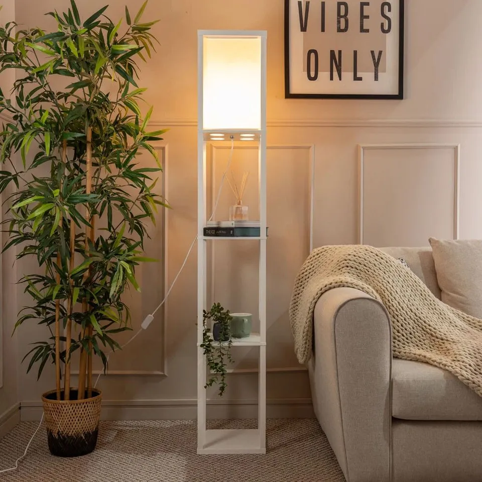BOXED MINISUN WOODEN 3  SHELVING UNIT FLOOR LAMP 1 LIGHT WITH FAB-RIC SHADE IN WHITE, 160CM H