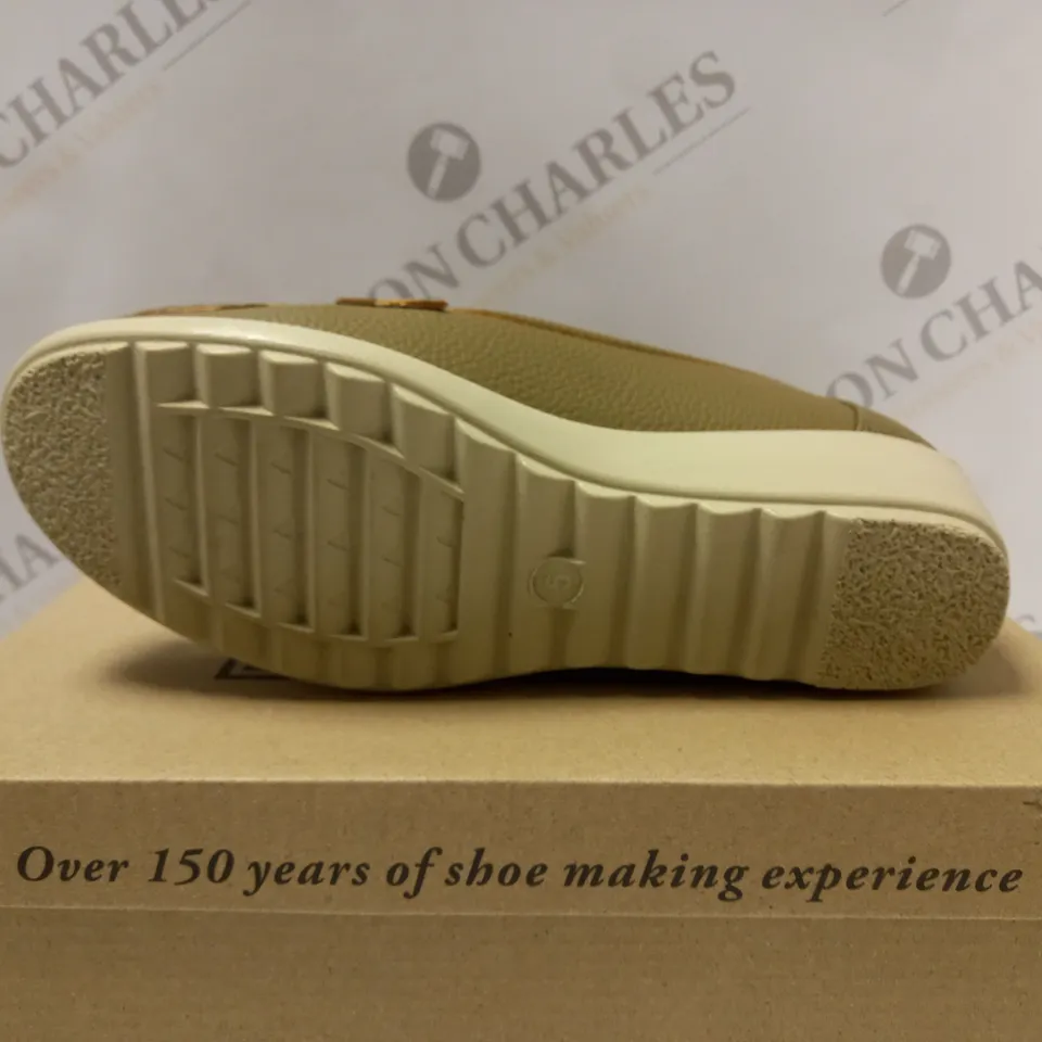 BOXED PAIR OF CUSHION WALK TASSLE LOAFERS, KHAKI - SIZE 5