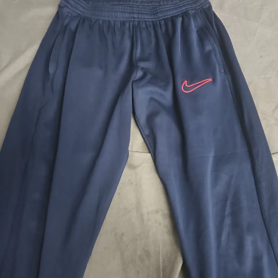 NIKE NAVY JOGGING TROUSERS SIZE M