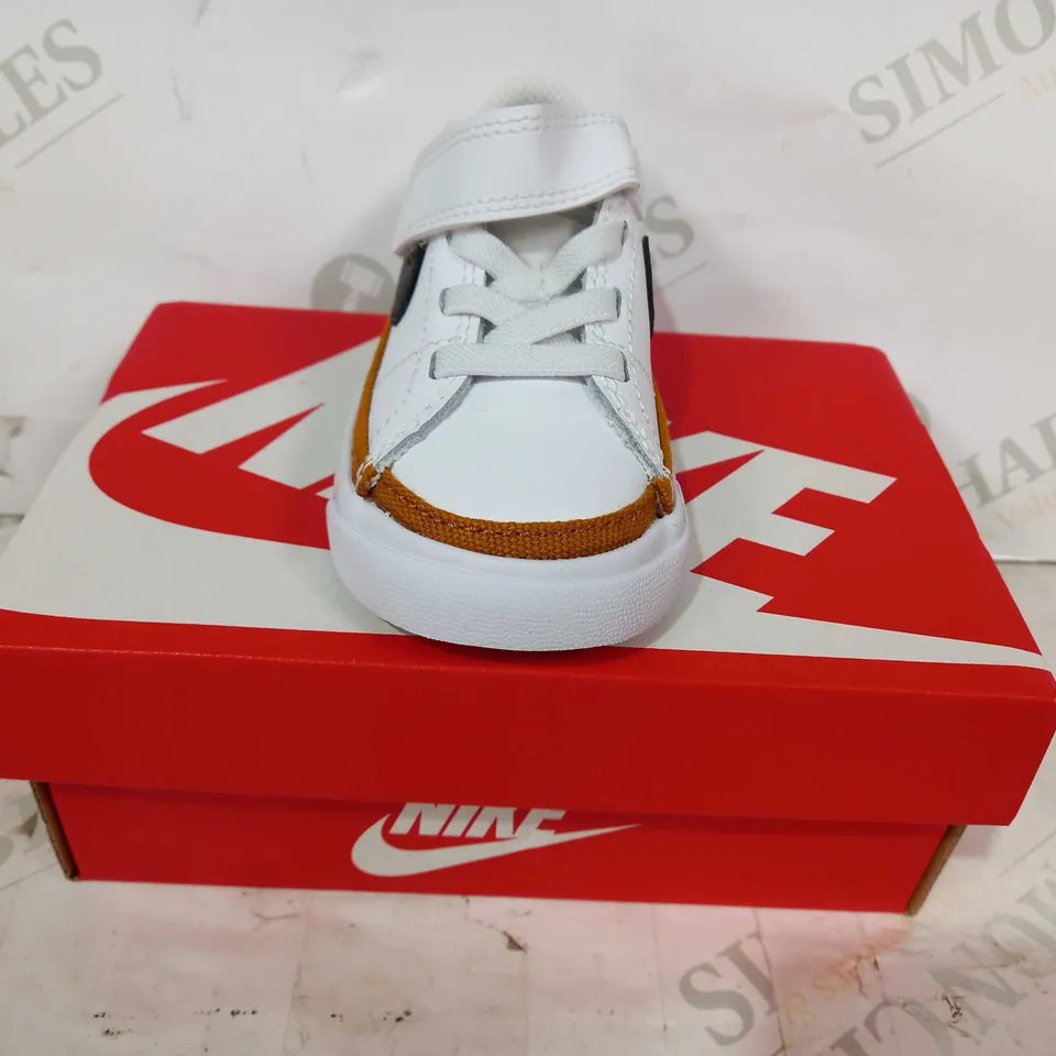 BOXED PAIR OF NIKE COURT LEGACY CHILDREN'S CHOES IN WHITE/BLACK UK SIZE 4.5