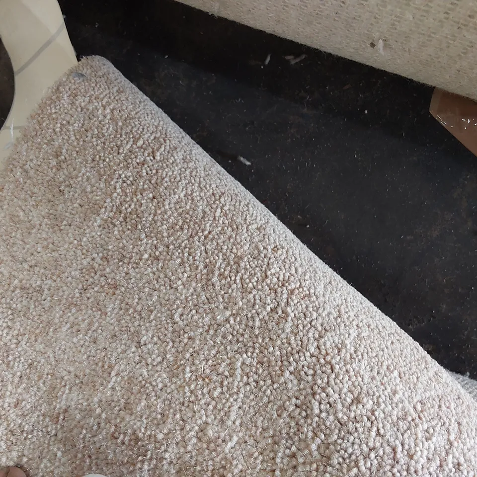 ROLL OF QUALITY DIMENSIONS HEATHERS CARPET APPROXIMATELY 5M × 4.3M