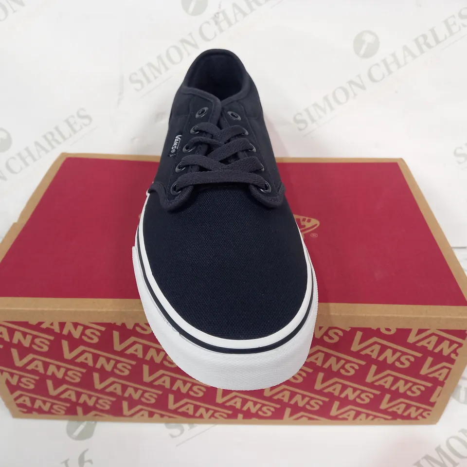 BOXED PAIR OF VANS ATWOOD CANVAS SHOES IN NAVY/WHITE UK SIZE 8