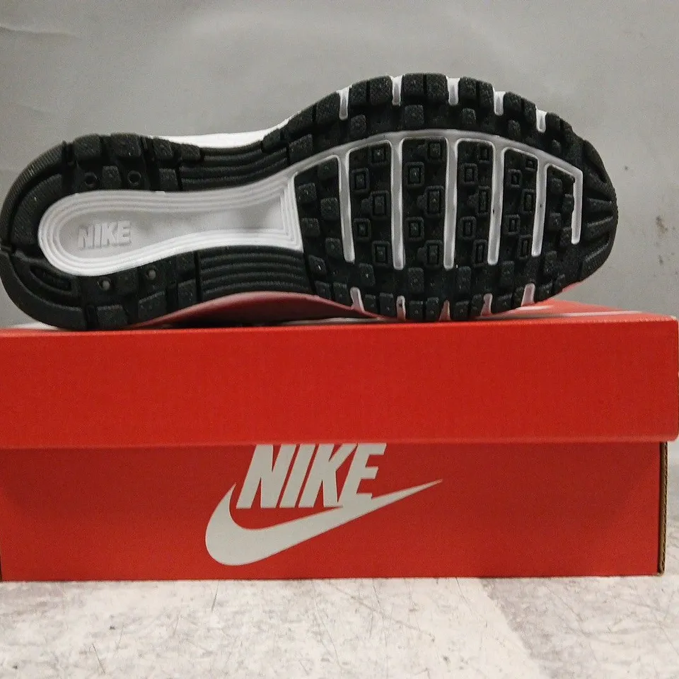 BOXED PAIR OF NIKE KID'S P-6000 SHOES IN WHITE/SILVER SIZE UK 1.5