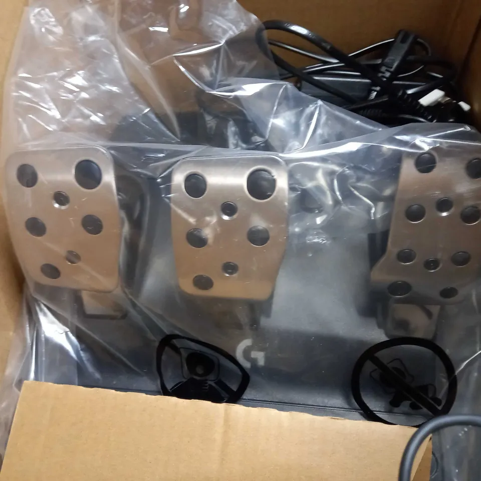 BOXED G923 RACING WHEELS AND PEDALS - FOR XBOX