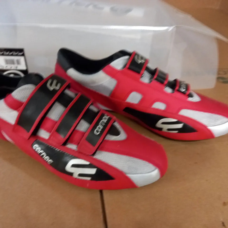 PAIR OF CARNAC EOS CYCLING SHOES IN SILVER RED - FR 45 US 12
