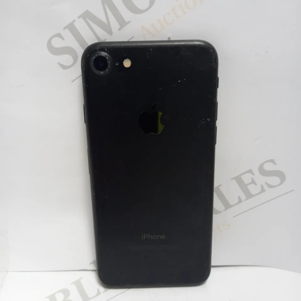 APPLE IPHONE 7 (A1778) SMARTPHONE