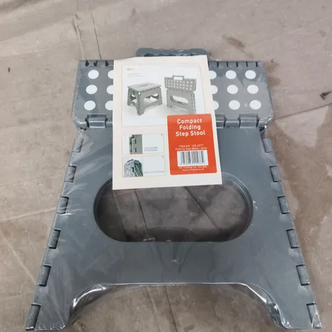 COMPACT FOLDING STEP STOOL – GREY