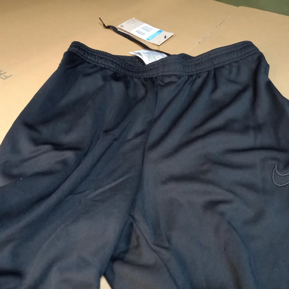 NIKE DRI-FIT JOGGER IN MAT BLACK - M