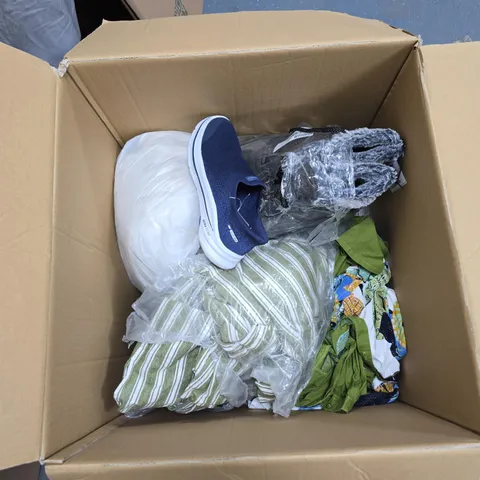 BOX OF APPROXIMATELY 12 ASSORTED ITEMS TO INCLUDE: D&C RED COAT