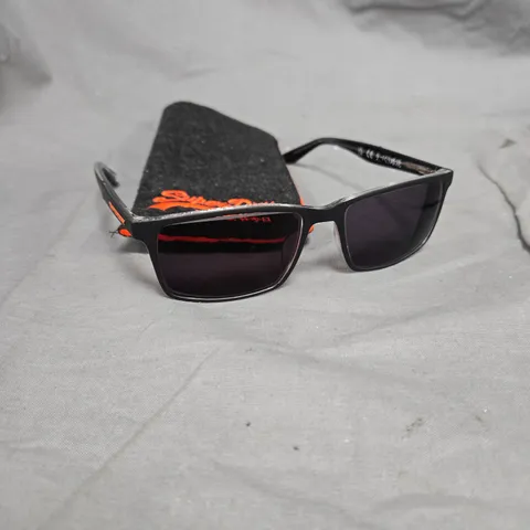 SUPERDRY SQUARE SUNGLASSES
