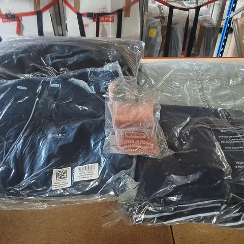 APPROXIMATELY 14 ITEMS OF BRAND NEW REGATTA/DARE2B CLOTHIGN AND ACCESSORIES