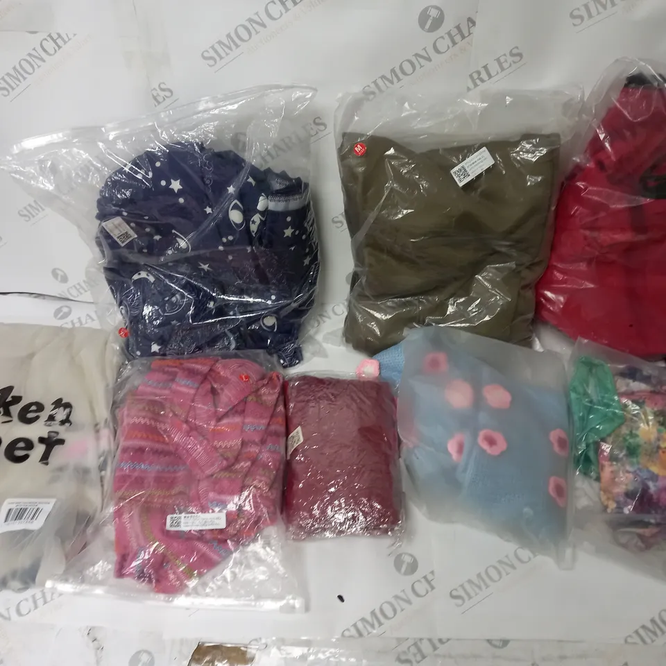 BOX OF APPROXIMATELY 20 ASSORTED CLOTHING PRODUCTS IN VARIOUS SIZES TO INCLUDE JUMPERS, T-SHIRTS, PANTS ETC 