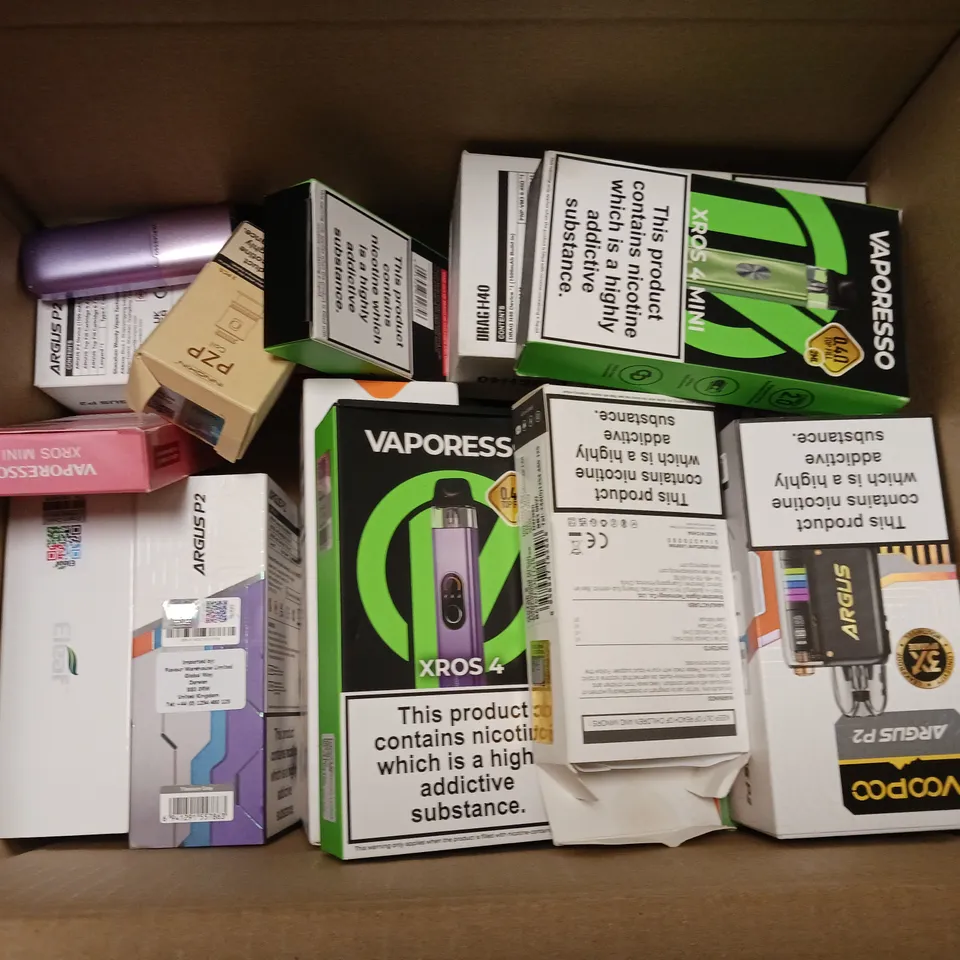 APPROXIMATELY 20 VAPES & E-CIGARETTES TO INCLUDE VAPORESSO XROS PRO, GEEKVAPE WENAX Q, LOST VAPE URSA NANO, ETC