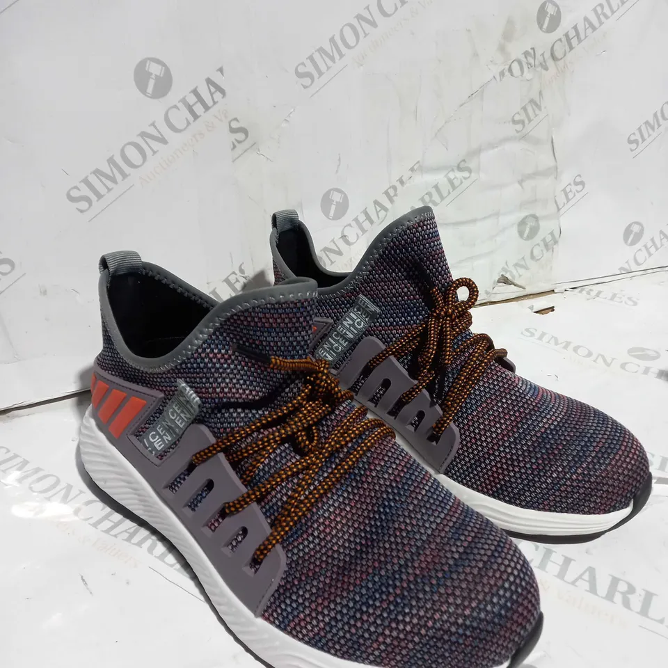 PAIR OF DESIGNER MULTICOLOURED HEAVY DUTY SHOES - SIZE 42