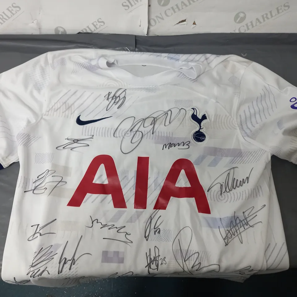 SIGNED TOTTENHAM HOTSPURS SHIRT 