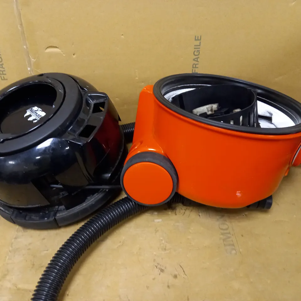 NUMATIC HVT160 HENRY VACUUM CLEANER