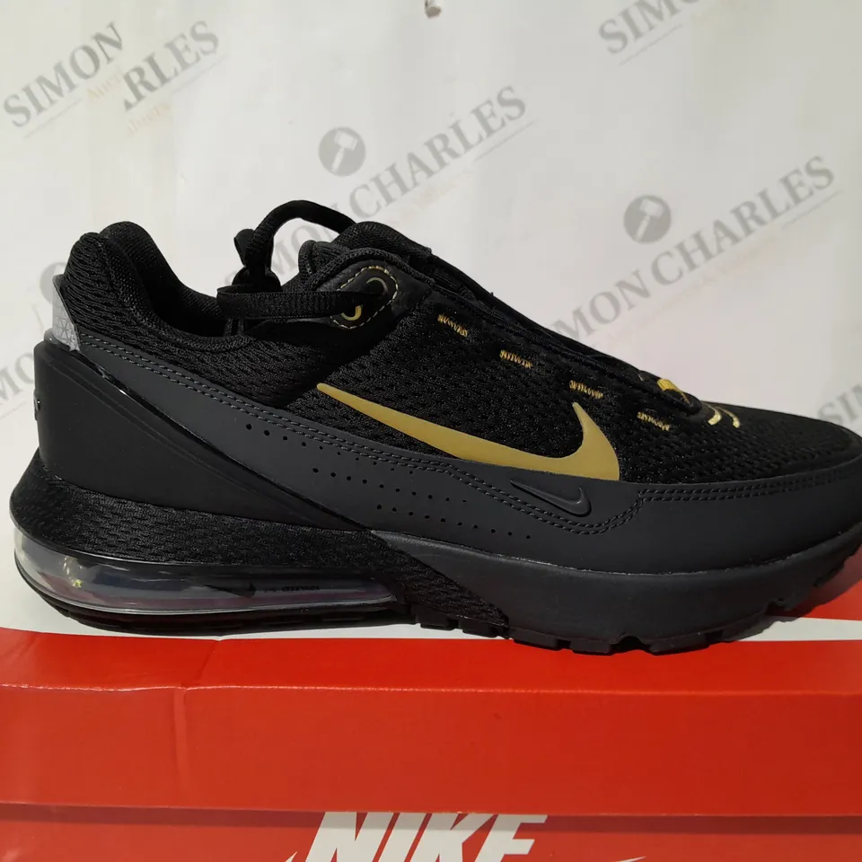 NIKE AIR MAX PULSE TRAINER - UK 8