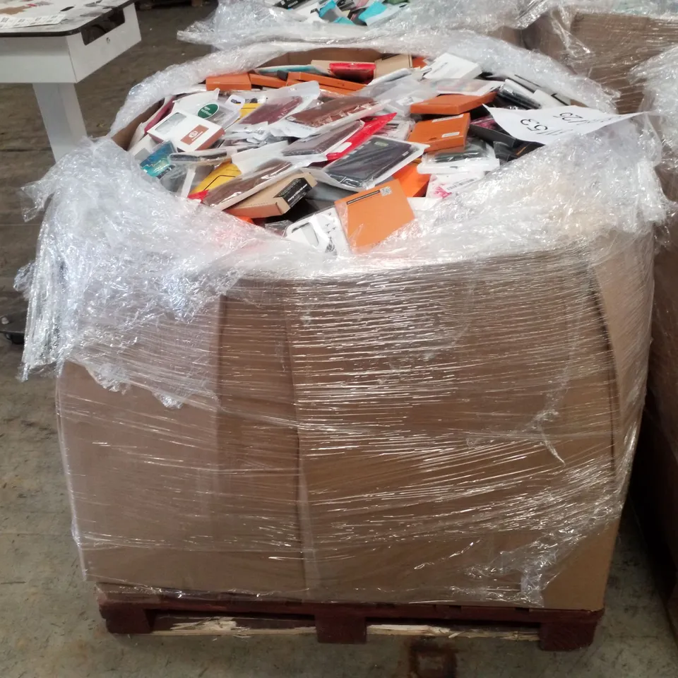 PALLET CONTAINING ASSORTED PHONE CASES 