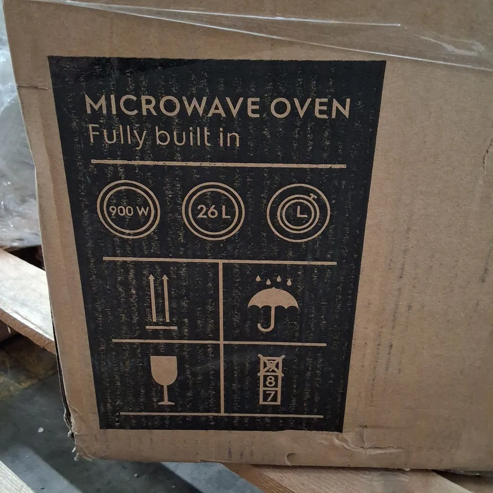 BOXED AEG MICROWAVE OVEN – 900W, 26L