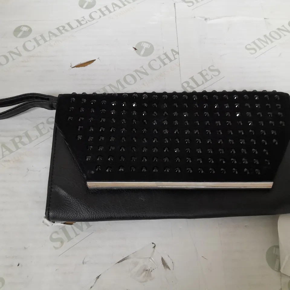 ATMOSPHERE BLACK POUCH PURSE 