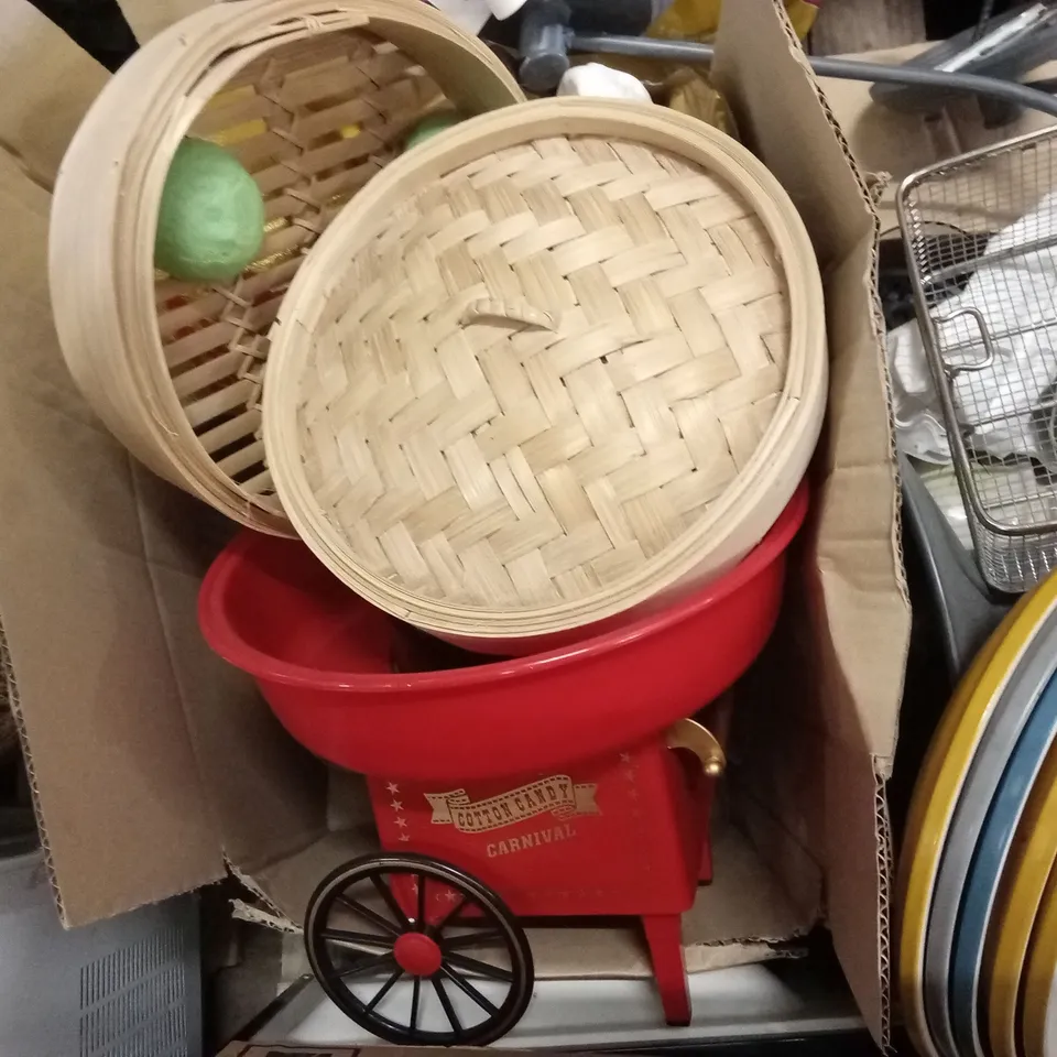 PALLET OF ASSORTED CATERING SUPPLIES AND RESTERAUNT DECOR ITEMS