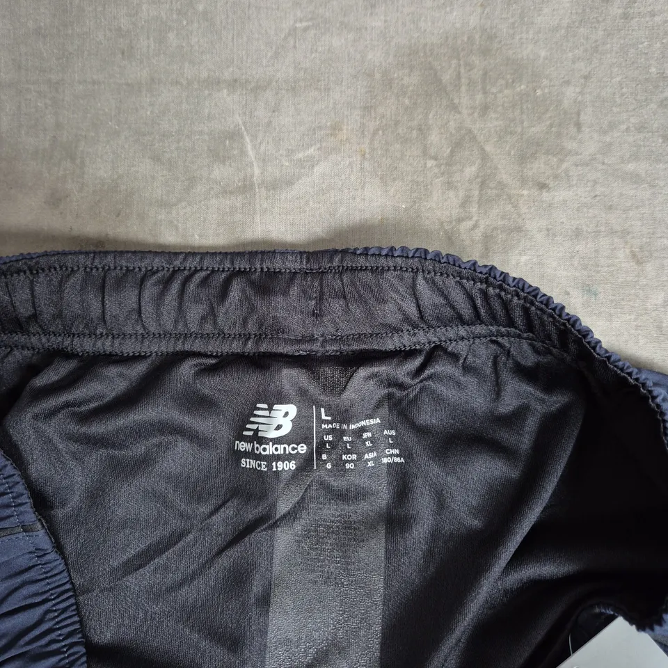 NEW BALANCE NAVY MEN'S SHORTS – ELASTICATED WAIST, SIZE L