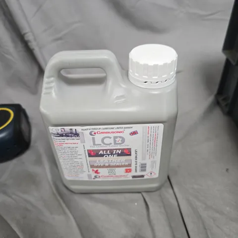 LOT OF APPROXIMATELY 12 ASSORTED LIQUIDS TO INCLUDE: DYE SEALER AND KITCHEN DEGREASER