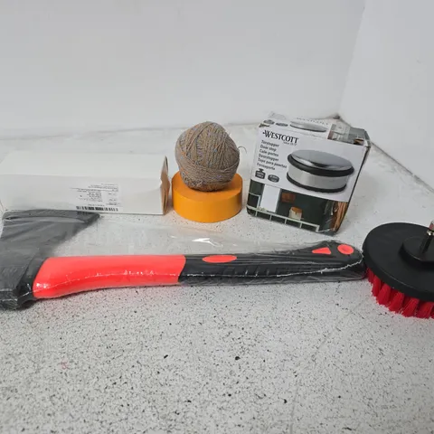 APPROXIMATELY 15 ASSORTED HOUSEHOLD ITEMS TO INCLUDE SMALL AXE, WESTCOTT DOORSTOP, CLEANER ATTACHMENT, ETC - COLLECTION ONLY