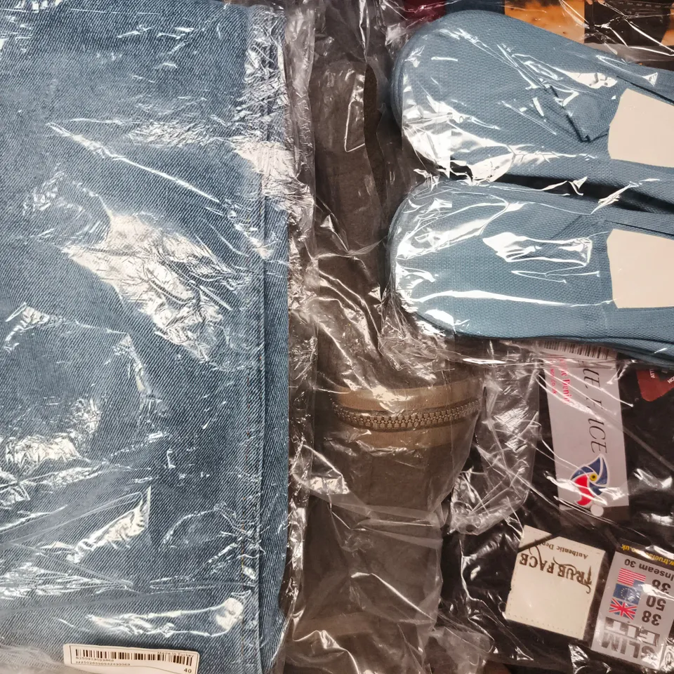 APPROXIMATELY 20 ASSORTED CLOTHING AND FASHION PRODUCTS IN VARIOUS STYLES AND SIZES - COLLECTION ONLY