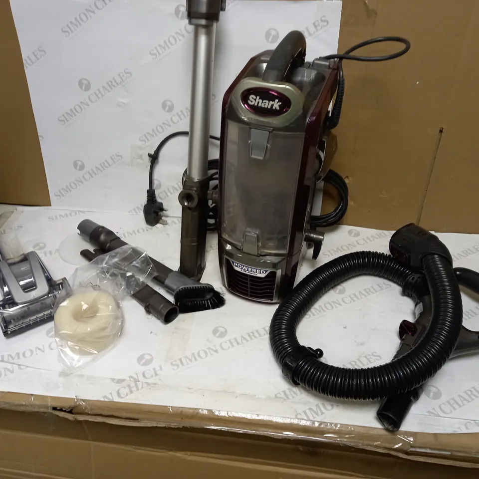 SHARK UPRIGHT VACUUM CLEANER NZ850UKT 