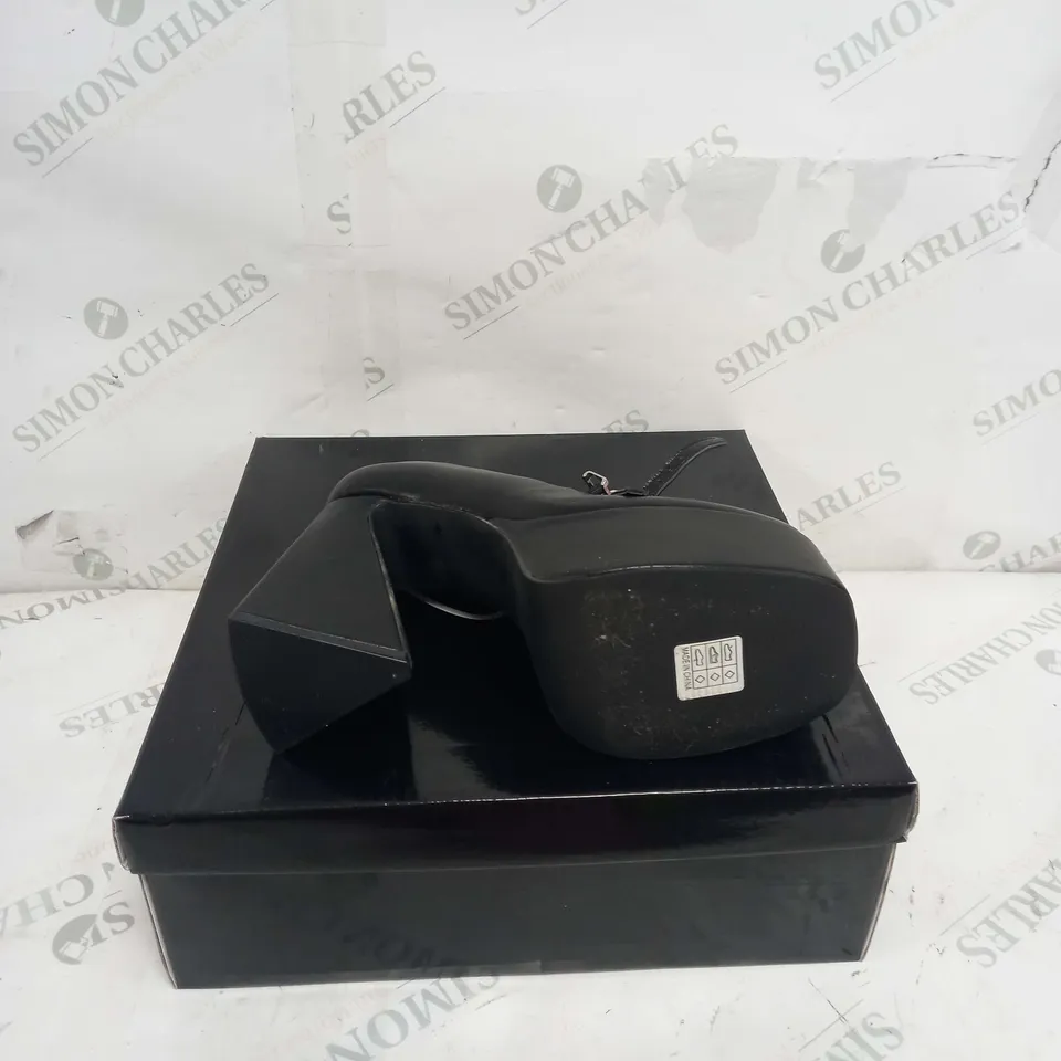 BOXED PAIR OF KOI FOOTWEAR PU STRAPPY PLATFORM HEEL IN BLACK - SIZE 5