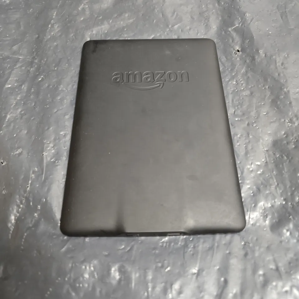 AMAZON KINDLE E-READER (BLACK)