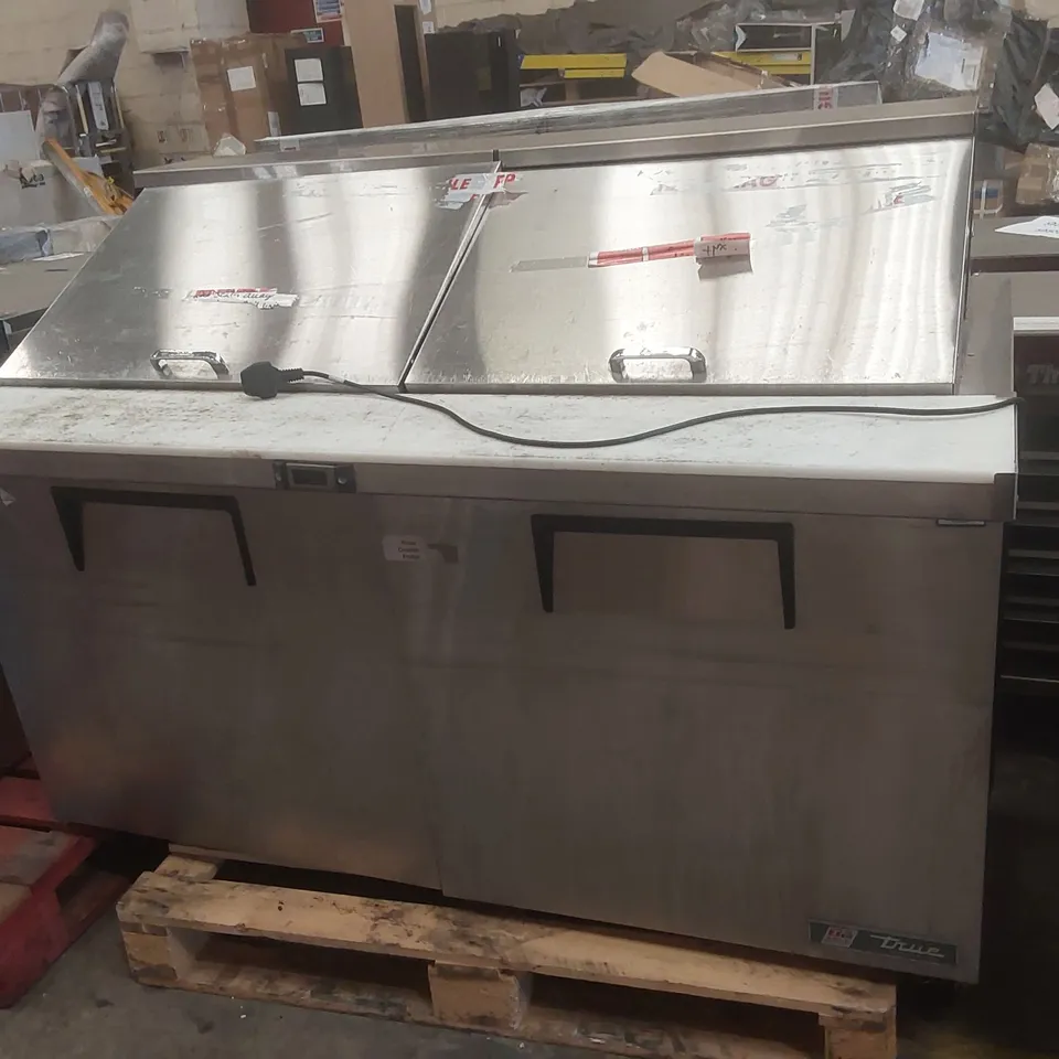 TRUE DOUBLE DOOR PREP COUNTER FRIDGE TSSU-60-24M-B-ST