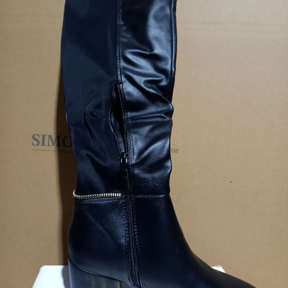 TRUFFLE COLLECTION WOMENS BLACK HIGH LEG ZIP UP BOOTS - SIZE 5