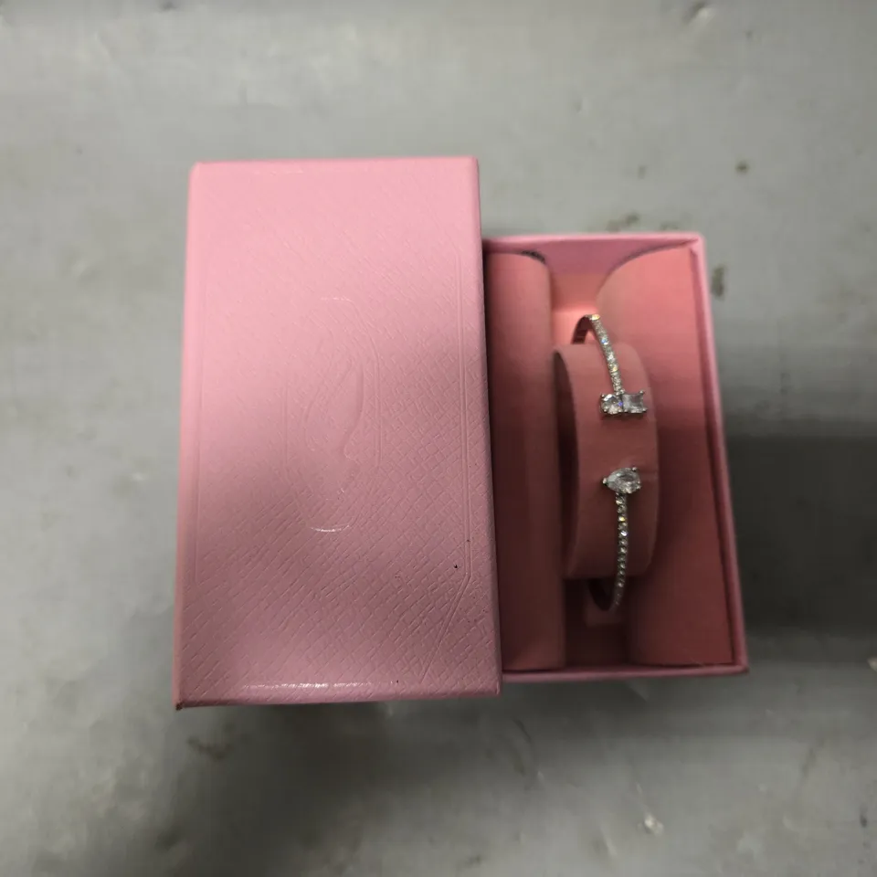 BOXED SWAROVSKI MESMERA WHITE CRYSTAL BRACELET 