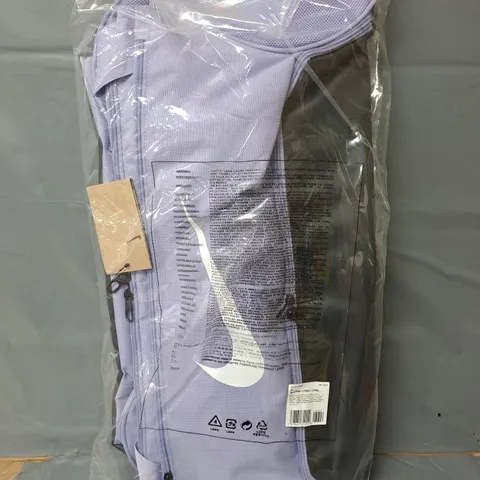 BAGGED NIKE BRASILIA 9.5 TRAINING DUFFEL BAG IN LILAC/BLACK (MEDIUM, 60L)