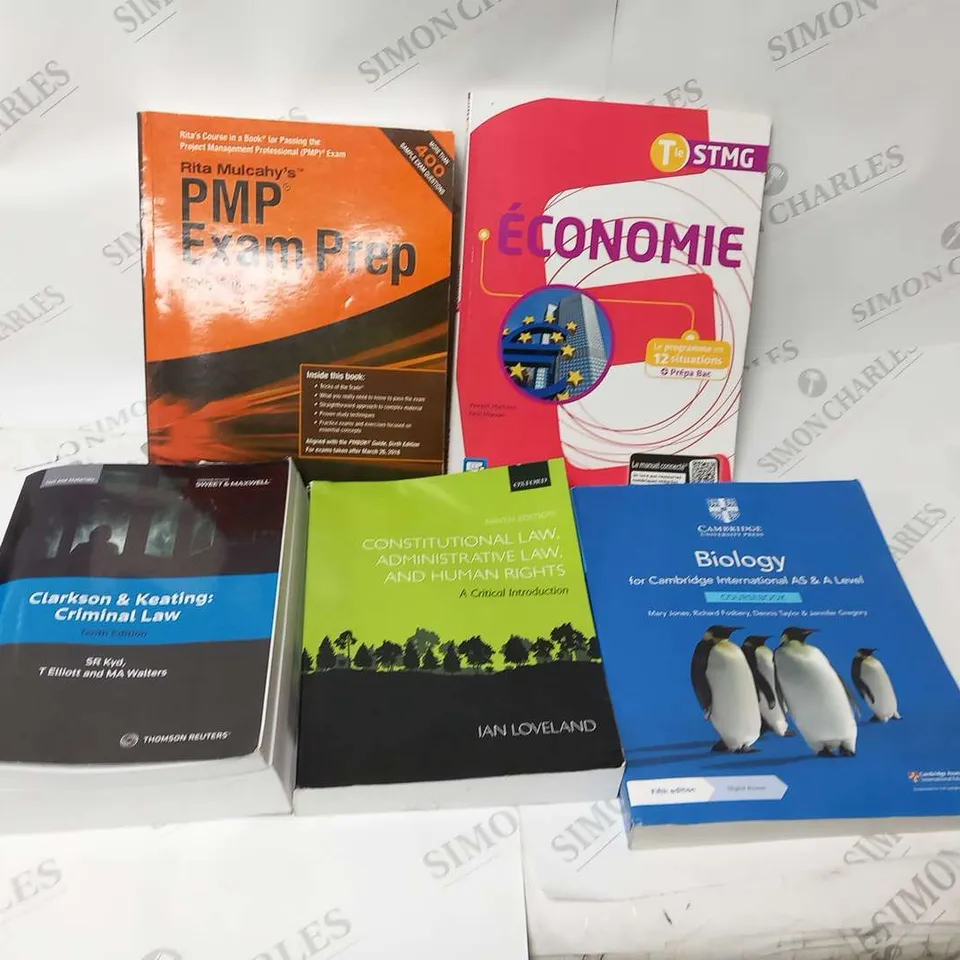 FIVE ASSORTED REFERENCE/EDUCATIONAL BOOKS TO INCLUDE; BIOLOGY FOR CAMBRIDGE INTERNATIONAL AS AND A LEVEL, SWEET AND MAXWELL CLARKSON AND KEATING CRIMINAL LAW TENTH EDITION, OXFORD NNTH EDITION CONSTIT