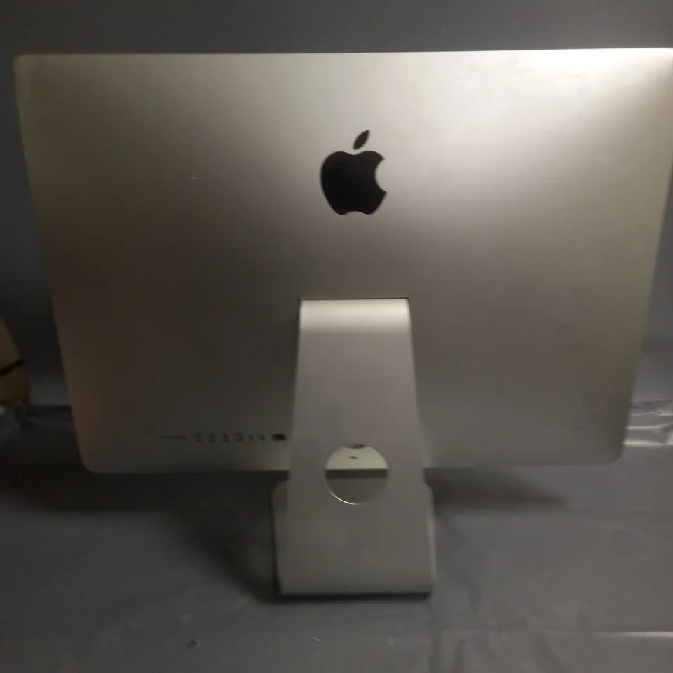 UNBOXED APPLE A1418 COMPUTER