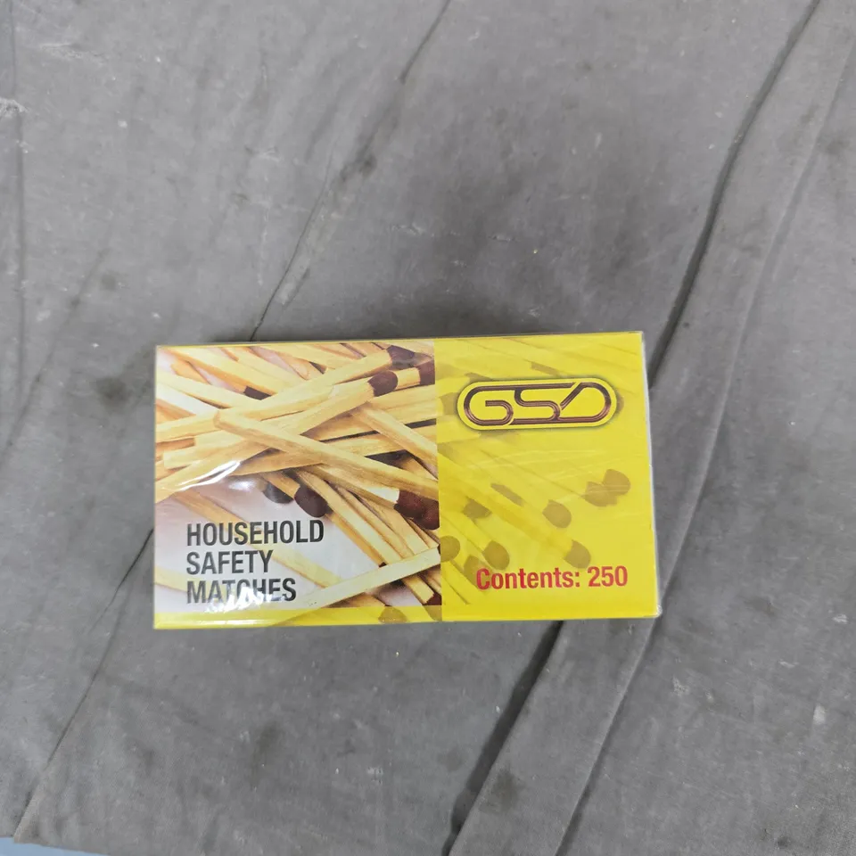 TOTE OF APPROXIMATELY 30 ASSORTED ITEMS TO INCLUDE: HOW TO SWEAR BOOK AND HOUSEHOLD MATCHES