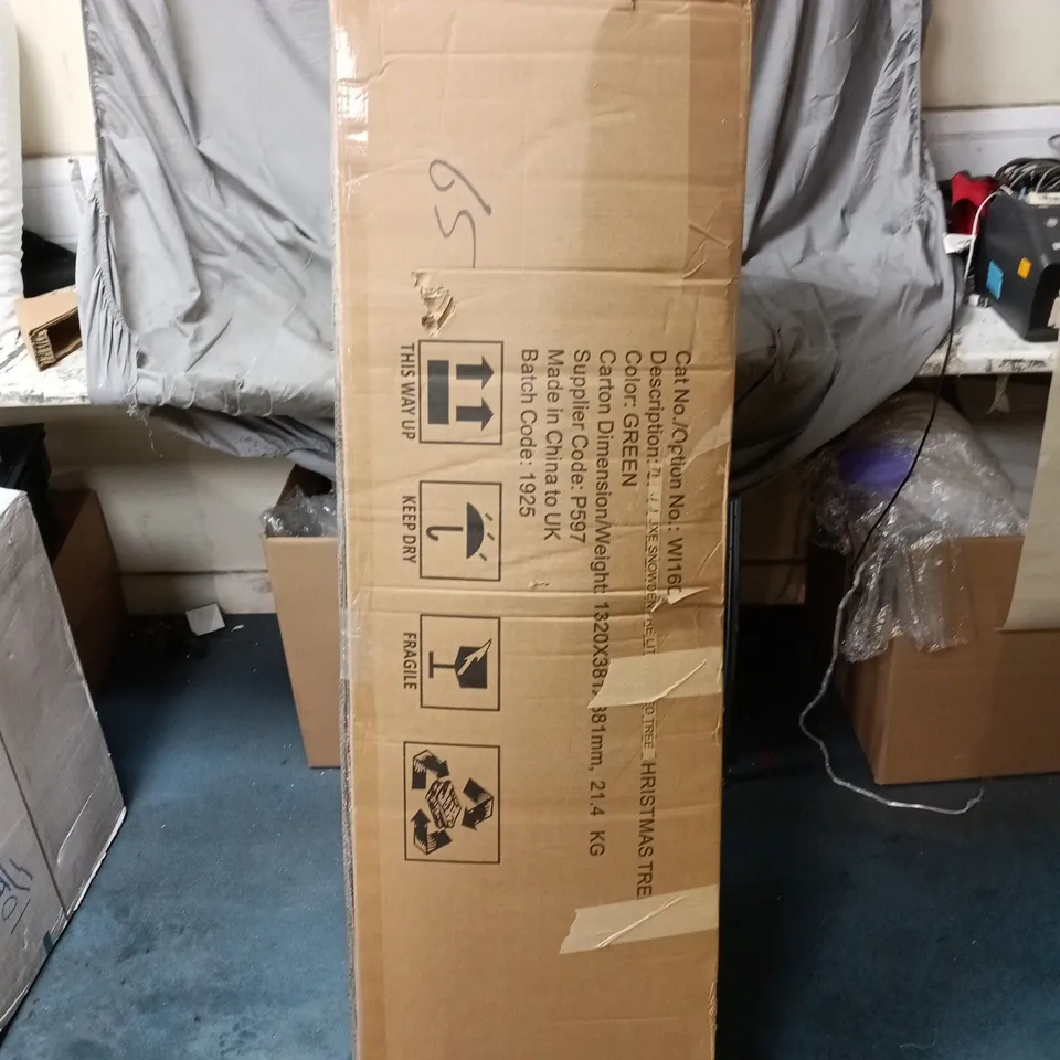 DELUXE SNOWDEN PRE LIT FLOCKED TREE ONE SIZE