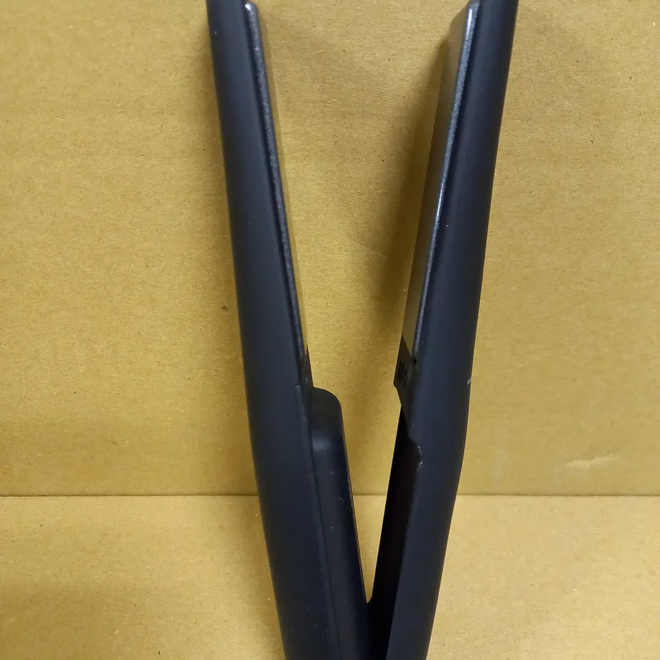 PROGLOSS LIBERATE CORDLESS CERAMIC STRAIGHTENER RRP £100