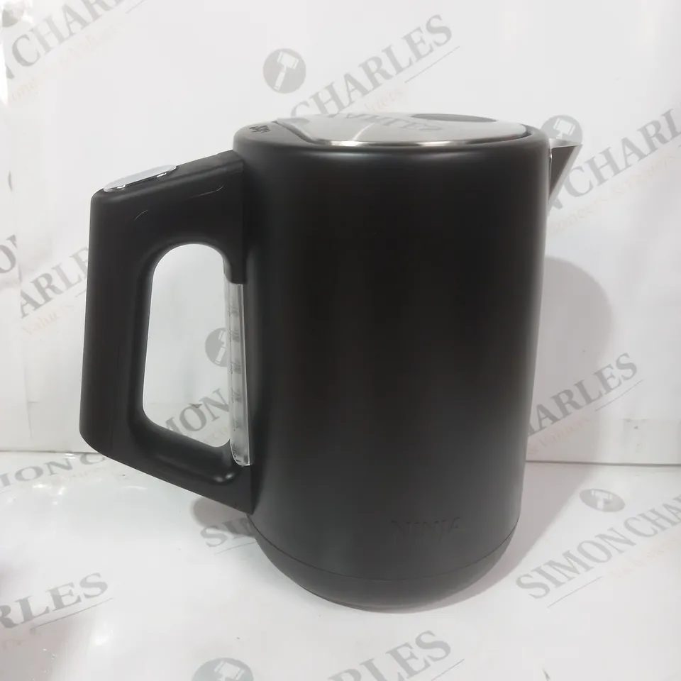 BOXED OUTLET NINJA PERFECT TEMPERATURE KETTLE KT200UK
