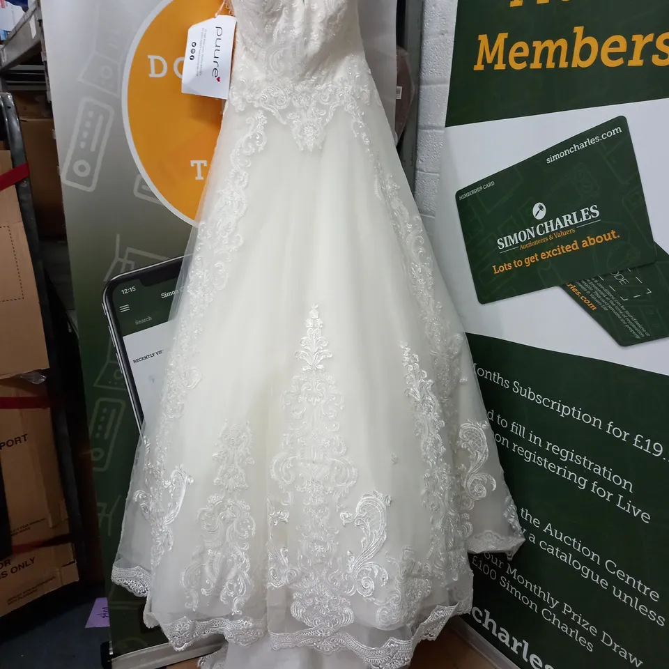 JUSTIN ALEXANDER SIGNATURE WEDDING DRESS - US 16