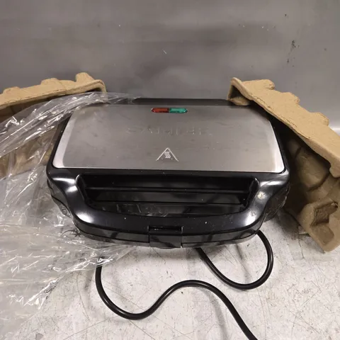 SALTER DEEP FILL WAFFLE MAKER