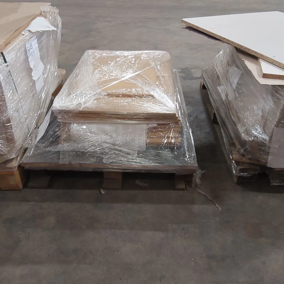 PALLET OF APPROXIMATELY 17 BRAND NEW KINNAIRD BEECH KITCHENS/BEDROOM REPLACEMENT CABINET DOOR/DRAWER/END PANELS IN ASSORTED SIZES TO INCLUDE;