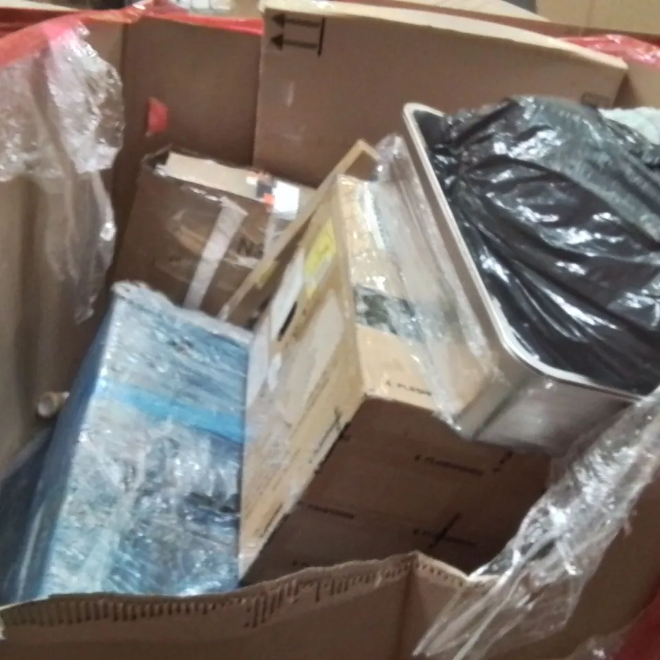 PALLET OF ASSORTED HOUSEHOLD GOODS AND PRODUCTS TO INCLUDE;AIR FRYER,LITTER TRAYS,PET BED