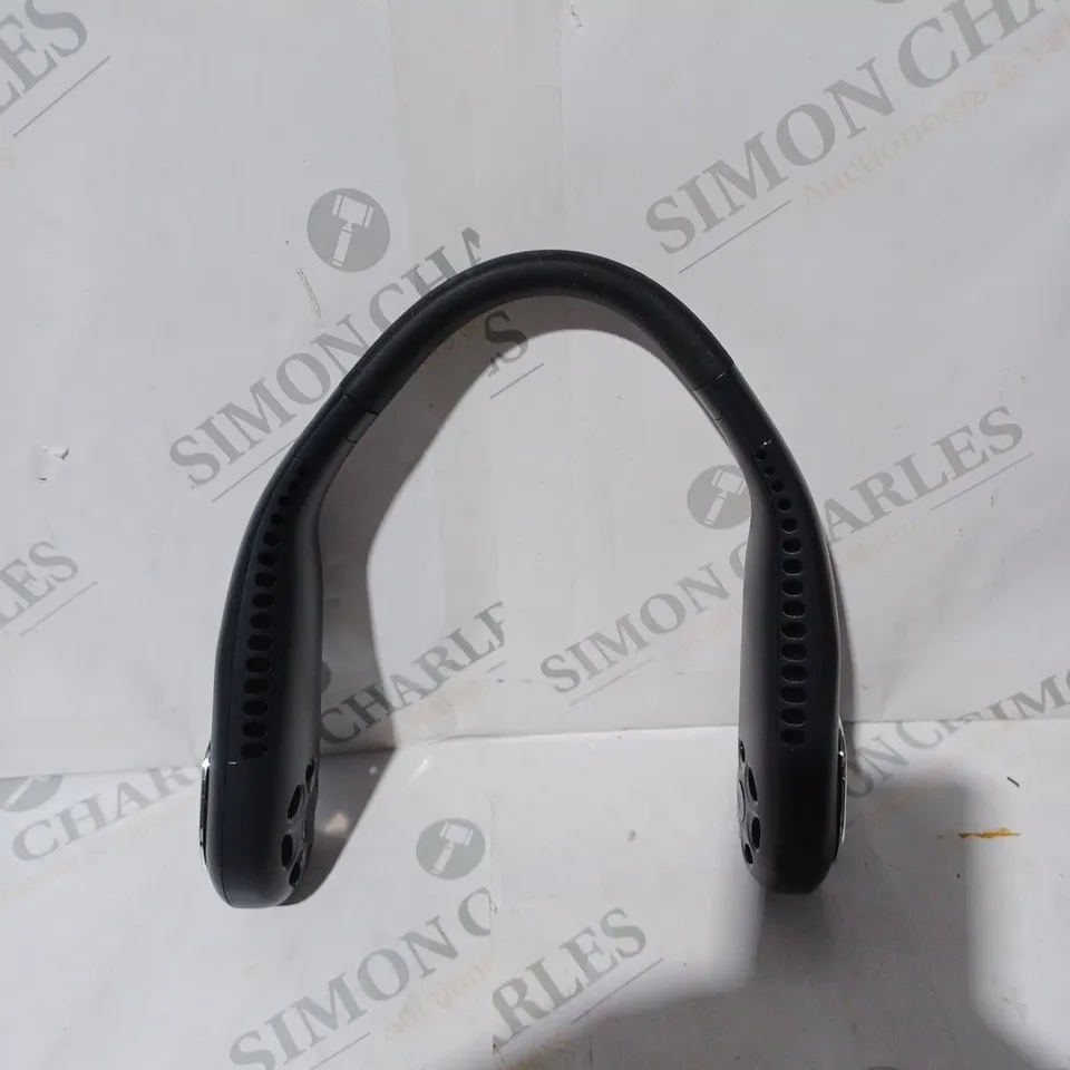 BOXED BLADELESS NECK COOLER IN BLACK