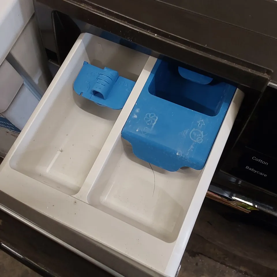 HAIER FREESTANDING WASHER DRYER, MODEL: HWD80 B14979S